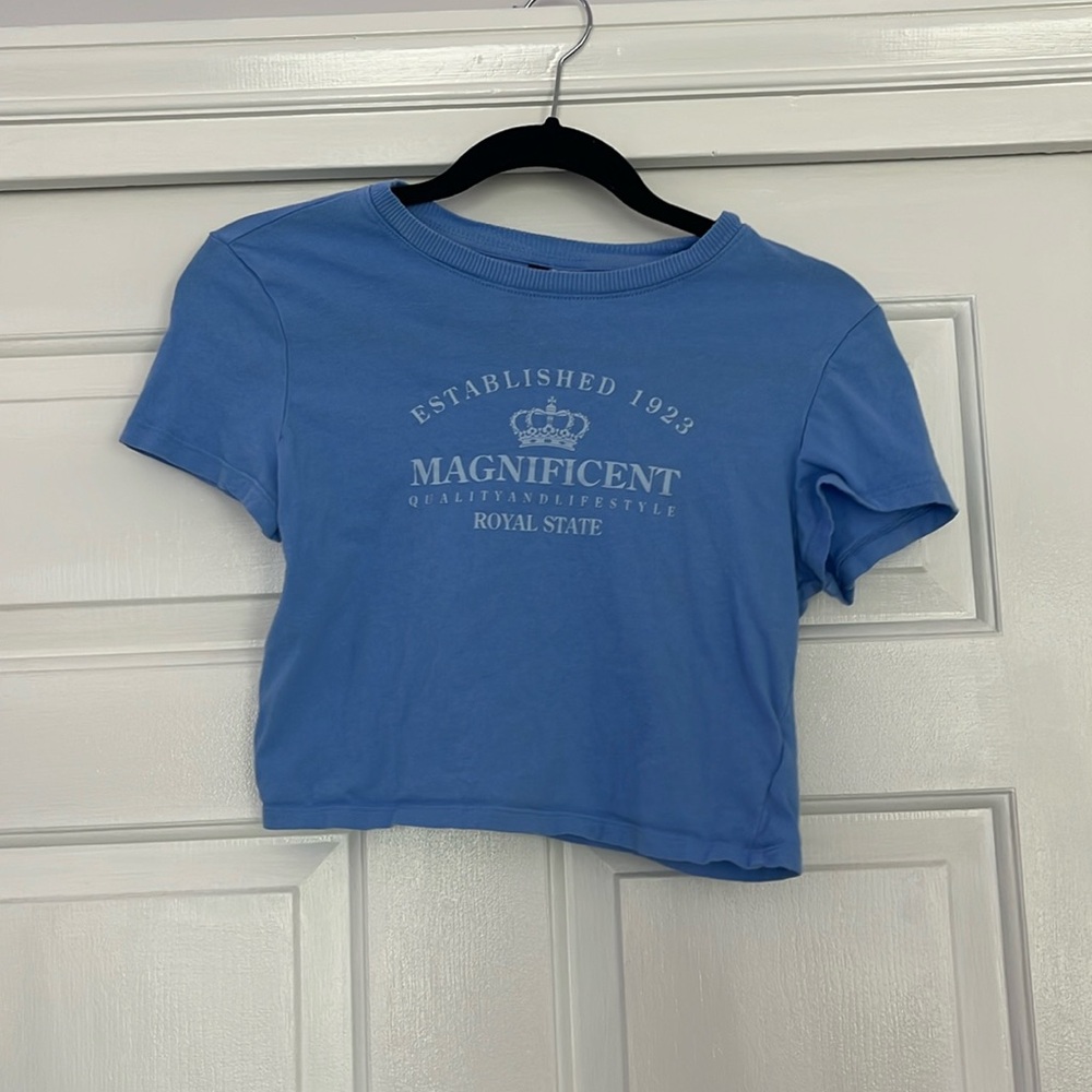 Blue Cropped H&M Graphic Tee Size Medium